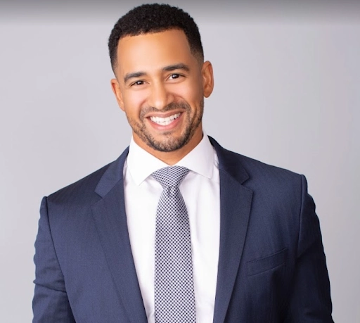 تصویر علی دبیری - وکیل پایه یک دادگستری و مشاوره حقوقی کارشناس ارشد حقوق جزا و جرم شناسی