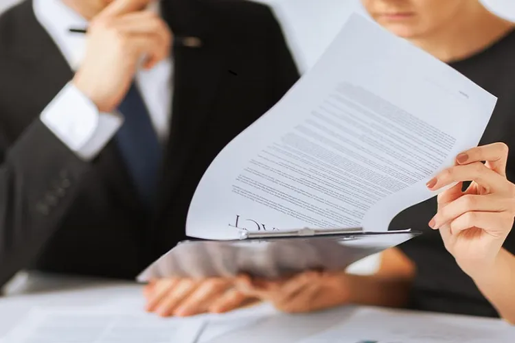 شرکتهای تجاری، کار و بیمه